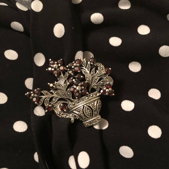 Art Nouveau antique Brooch,with Garnet flowers 🌺 and marcasite stones. 925 silv - Picture 3 of 6